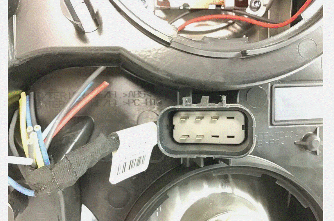 2015 2016 2017 2018 2019 Chevrolet Silverado 2500-3500HD Left Side Halogen Headlight Broke 84388592