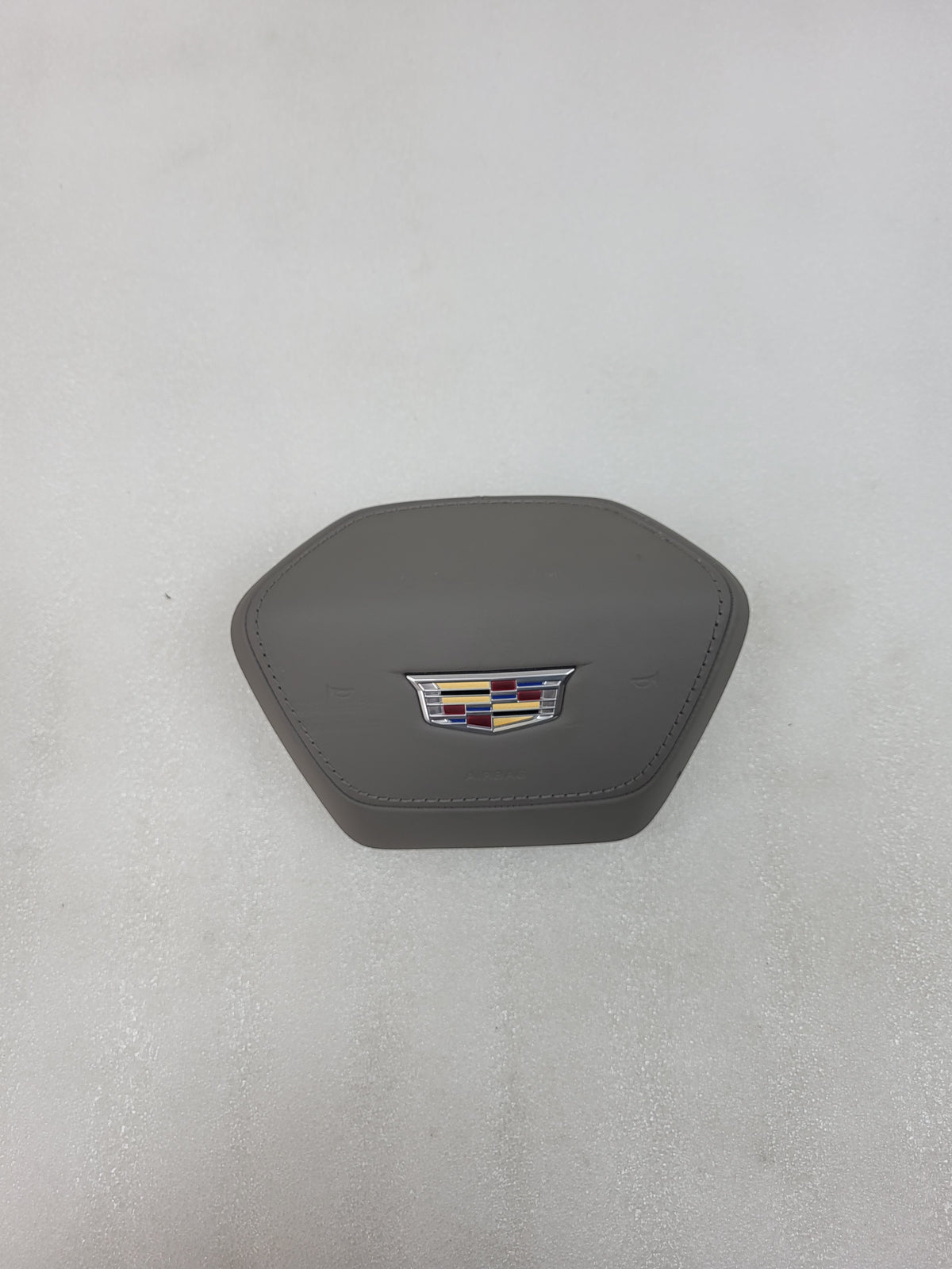 2025-2026 OEM Cadillac Escalade ESV Driver Wheel Airbag W/1 Plug Gideon Leather 85785965, photo 1